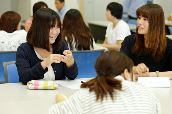 「親密性を高めて、自分らしさを表現するきっかけをつかみましょう」と本田先生。