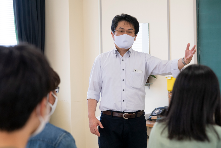 「技能検定3級は就活にも役立つ資格です」と長町教授