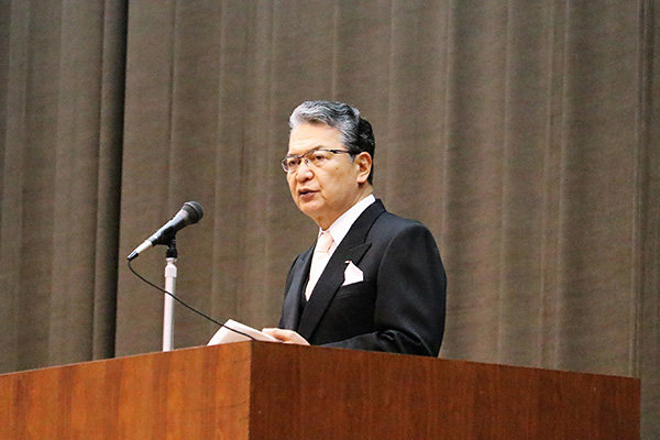 「周りの環境に生かされていることに、感謝して過ごして欲しい」と鶴理事長・総長