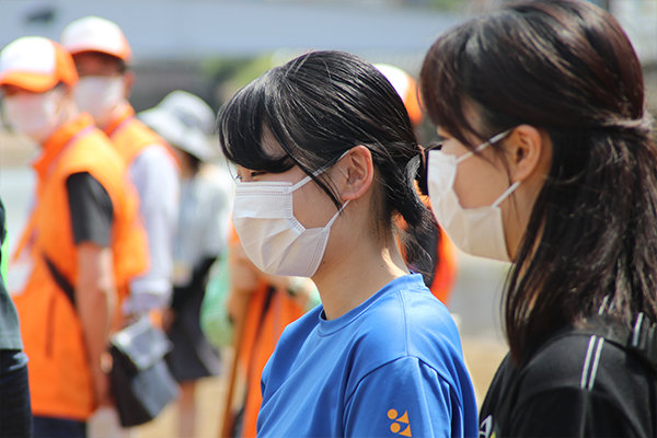 「シジミは地元の特産品ですが、ここでも育つと嬉しい」と話す實重さん（島根県立安来高等学校出身／島根県）