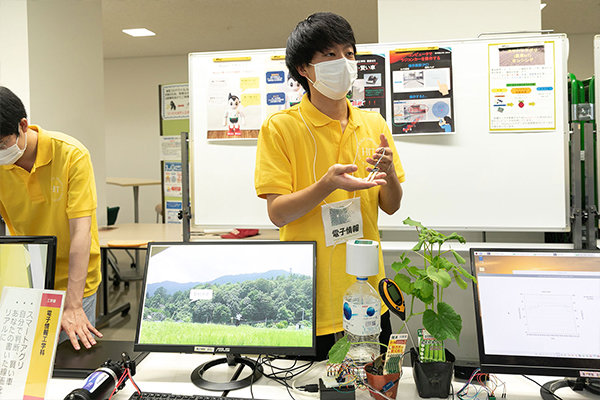 通信未整備な農作地などで情報精度を上げるのが課題です