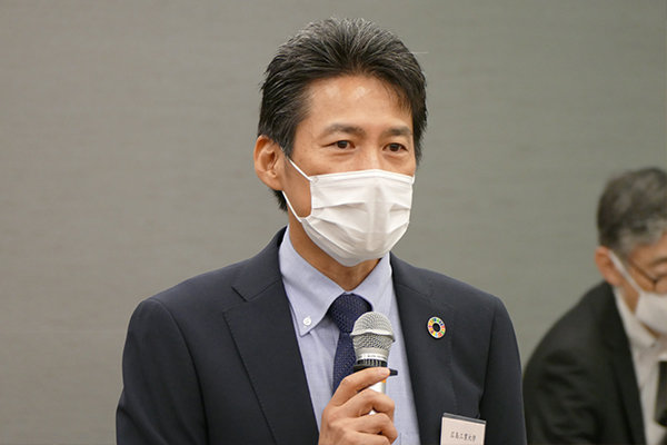 表彰式に参列した角川元センター長。4代目センター長を務めた