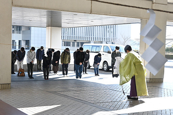 参列者をお祓いする「修祓（しゅばつ）」から神事が始まる