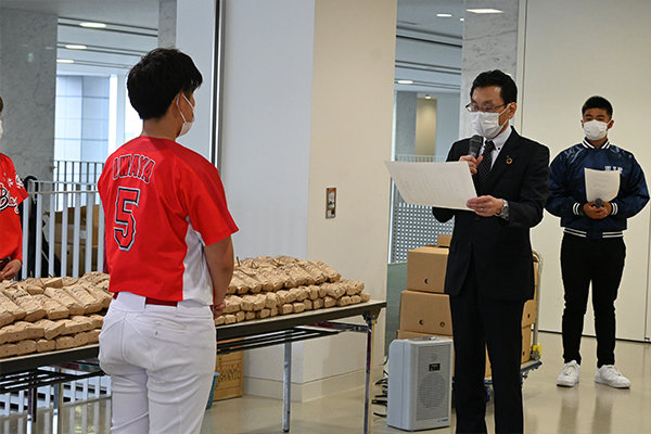 長坂学長は「地域との関わりを通して学生が学ぶことは多くあります。これを機にお互いに応援し合う関係を築きたい」と話す