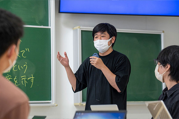 「情熱溢れる学生の提案に教員も刺激を受ける」と杉田准教授