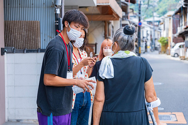 「町家を、もし誰かに貸すとなったらどうですか？」と住民に具体的に質問