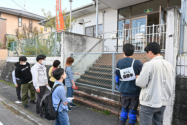 まちあるきのスタート地点である南街区集会所の場所を確認