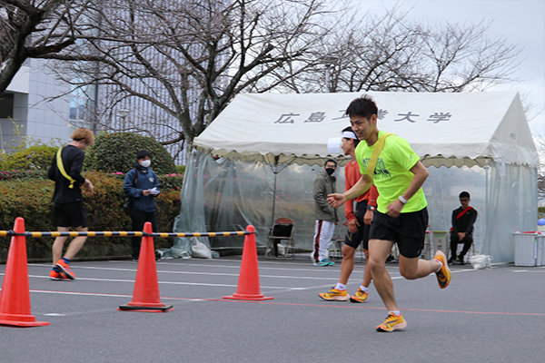 コロナ禍での初めての開催となり、ゴール方法は体育会本部の学生が直前まで検討した