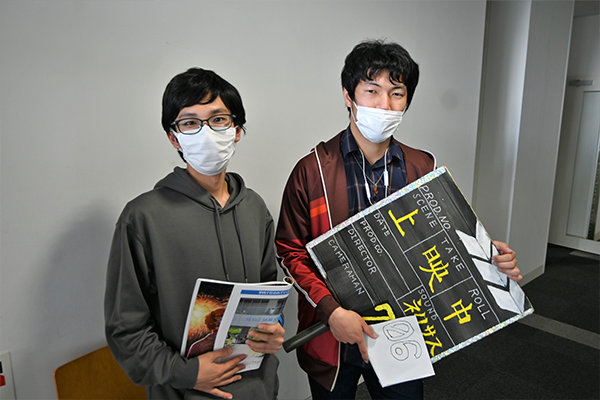 自分を変えたいと映画研究部に入部した和知さん（広島工業大学高等学校出身／広島県）と表現に興味があり脚本や演出を手掛ける飯塚さん（広島県立高陽高等学校出身／広島県）