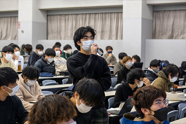 学生からの質問にも丁寧にお答えいただきました