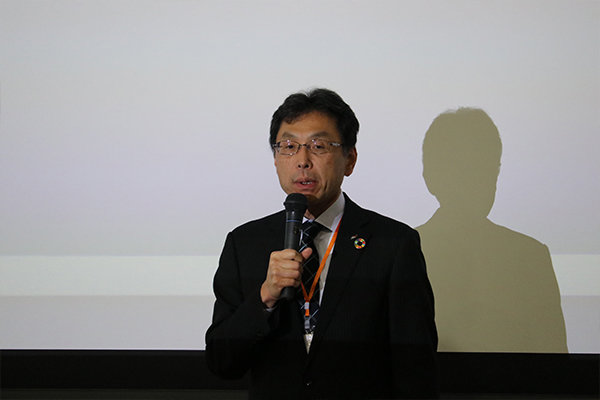 長坂学長の挨拶からスタート