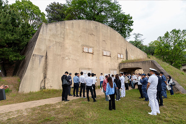 電話交換所は鉄筋コンクリート造の半地下施設