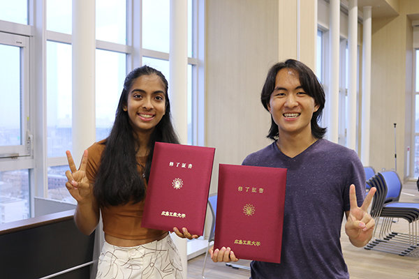 短期留学生のRoshini MathewさんとJonathan Zhangさん