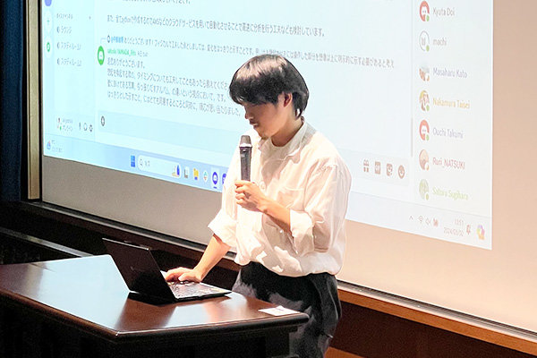 学部生部門の優秀発表賞を受賞した大場さん