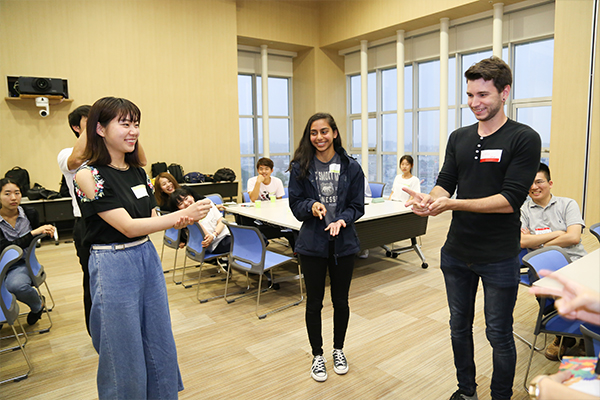 なんと全問正解が3グループも！優勝争いはカナダのじゃんけんのかけ声「rock-paper-scissors」で勝負。