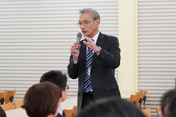 「一級建築士受験に向けて本学では2ヵ月に1回模試を実施し、特別講義も開講して学生をサポートしています」と清水教授。