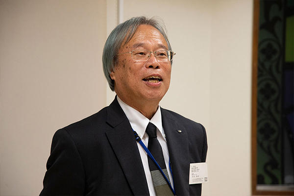 本学の河内浩志副学長が「データサイエンスにおいては、何より産学官の横連携が重要です。これからもしっかり協働していきましょう」と締めの挨拶。