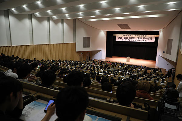 昨年に続き満員御礼のデネブホール。学生だけでなく地域の方の参加も見られました。